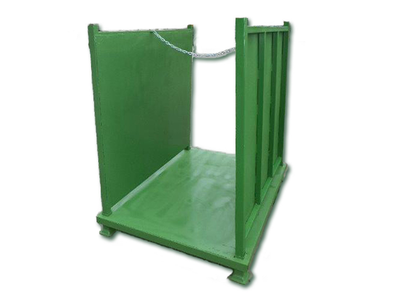 Rungenpalette mit geschlossenem Boden und Seitenwänden